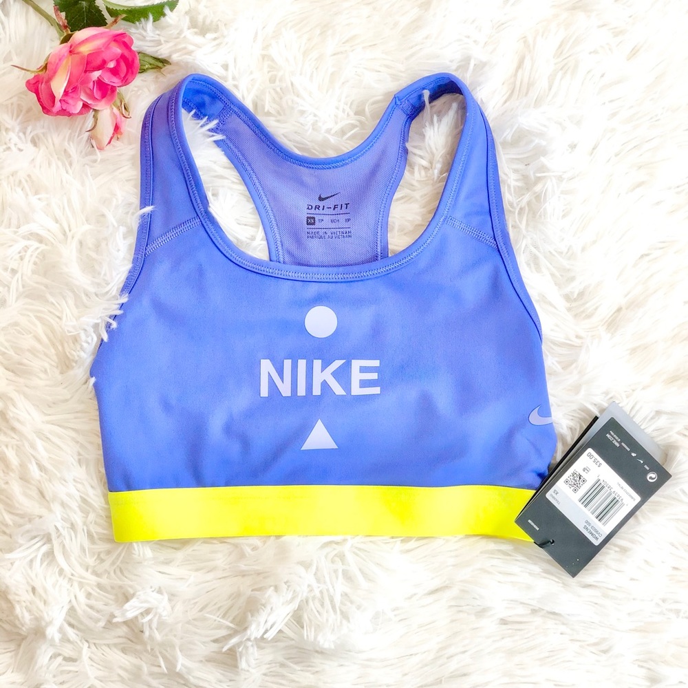 New with tag NIKE  SWOOSH BRA medium support SZ XS
